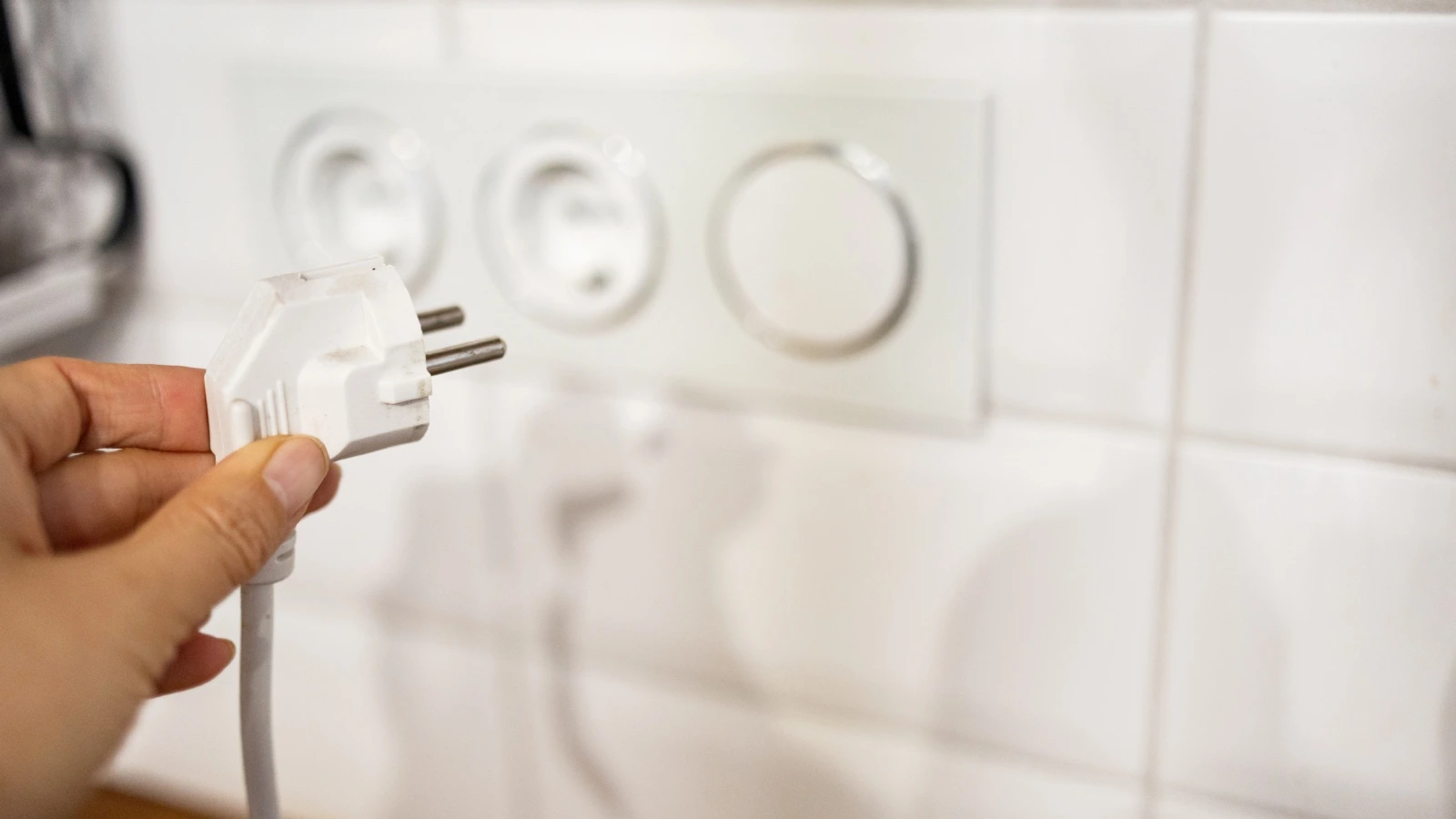 Elektrospotrebiče vám míňajú peniaze aj vypnuté