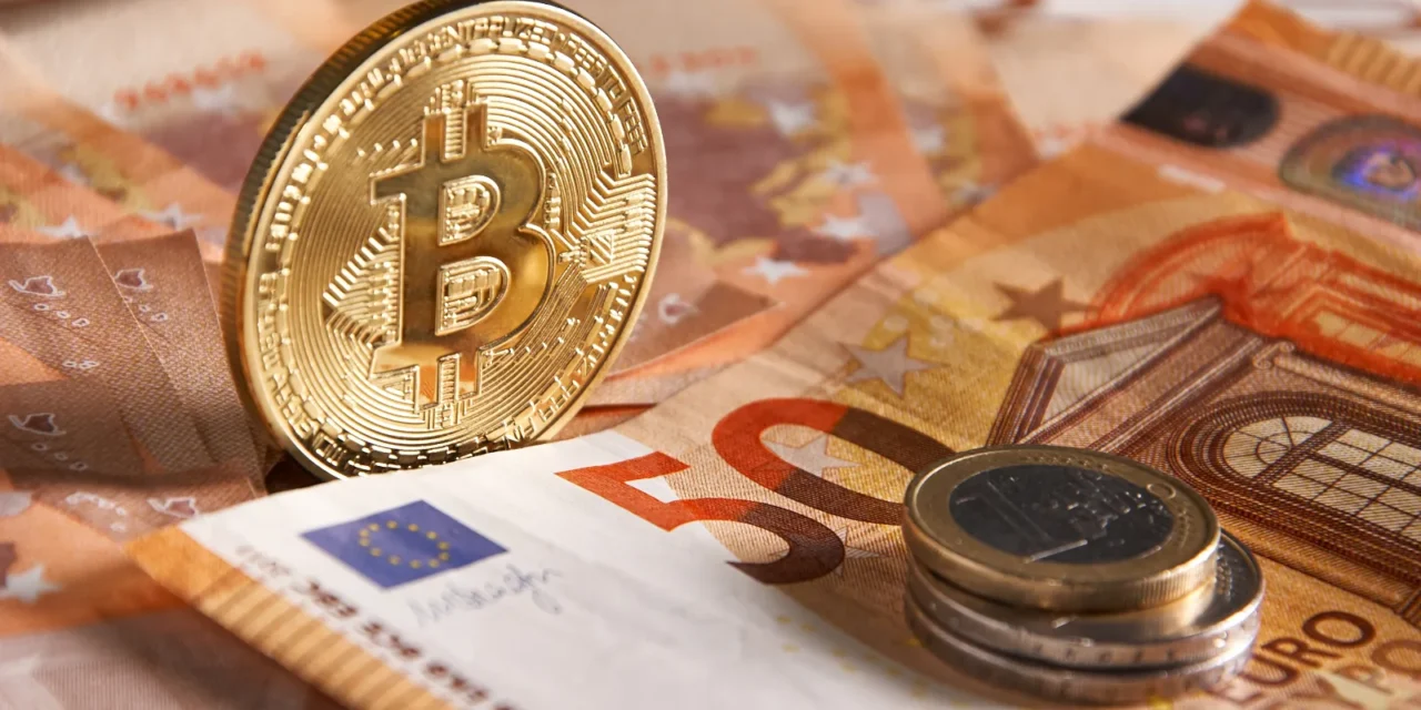 Koľko by ste mali dnes, keby ste každý mesiac kupovali Bitcoin za 50 €?