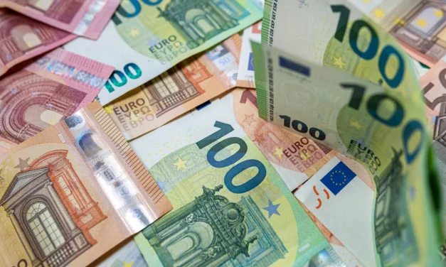 Slovensko má problém: Štát ďalej míňa viac, než plánoval