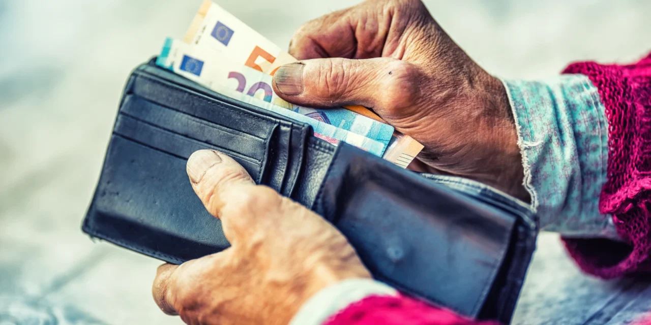 Dane, odvody, zdražovanie: Slovensko uťahuje opasky už tretíkrát. Dlh aj tak mieri k 100 % HDP