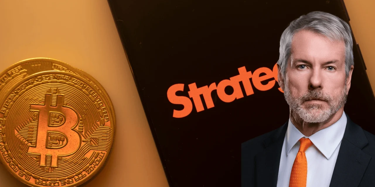 Strategy má 818-tisíc Bitcoinov a chce milión: Prečo zastavila nákupy?