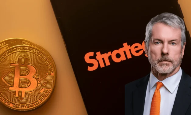 Strategy má 818-tisíc Bitcoinov a chce milión: Prečo zastavila nákupy?