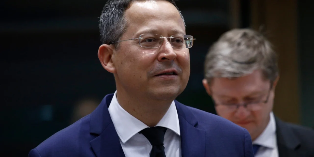 Transakčná daň sa môže zrušiť. Minister financií varuje pred výpadkom