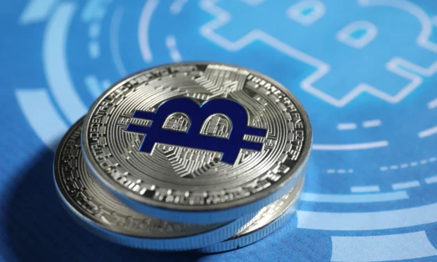 Čo stojí za poklesom Bitcoinu? Trh sa začína sústrediť na Strategy