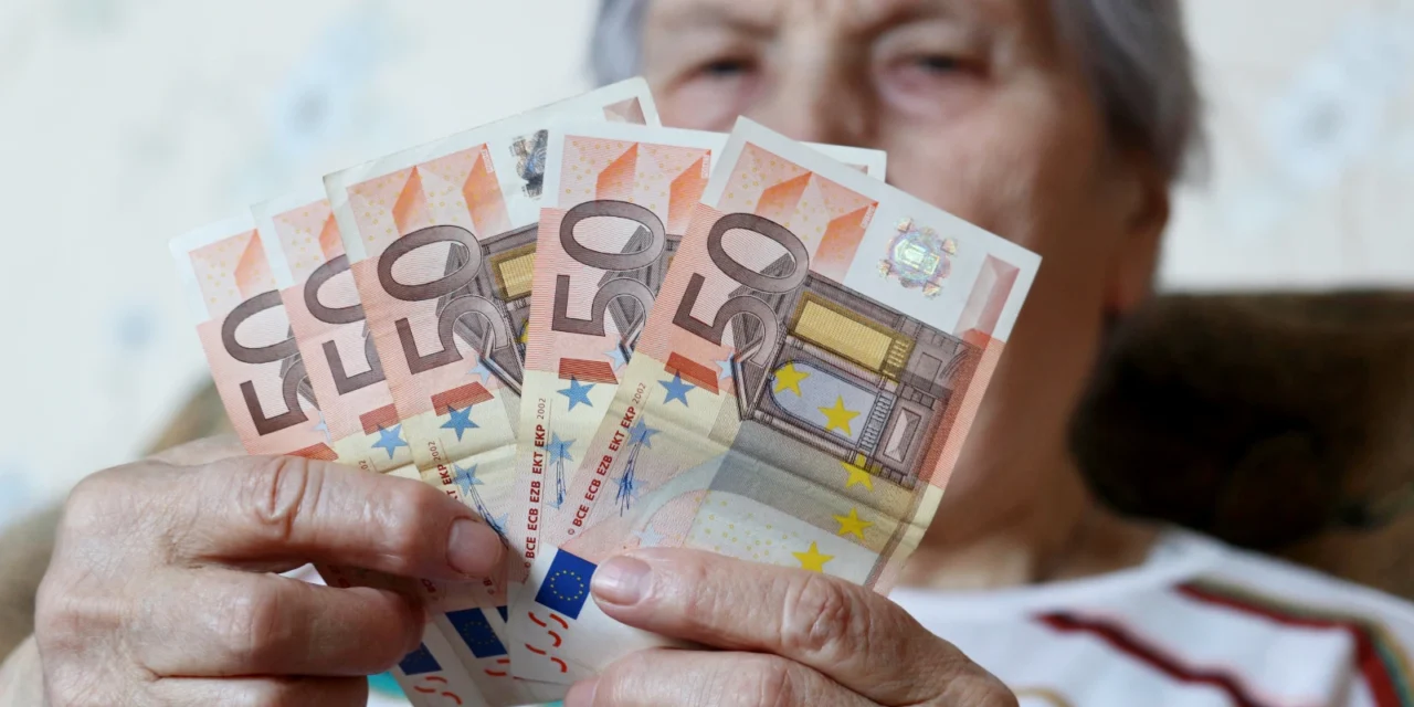 Dôchodok 1 025 eur nestačí. Takto si ho môžete zvýšiť