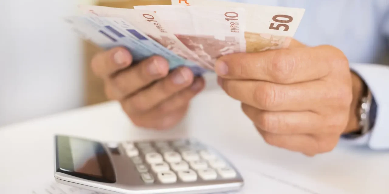 Mikroodvod 2026: Kto zaplatí mesačne 131,34 eura a kto je oslobodený