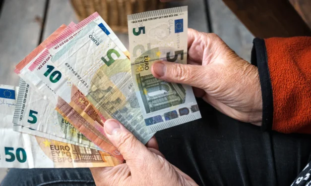 Minimálny dôchodok po 15 rokoch? Mýtus, ktorý stojí Slovákov peniaze