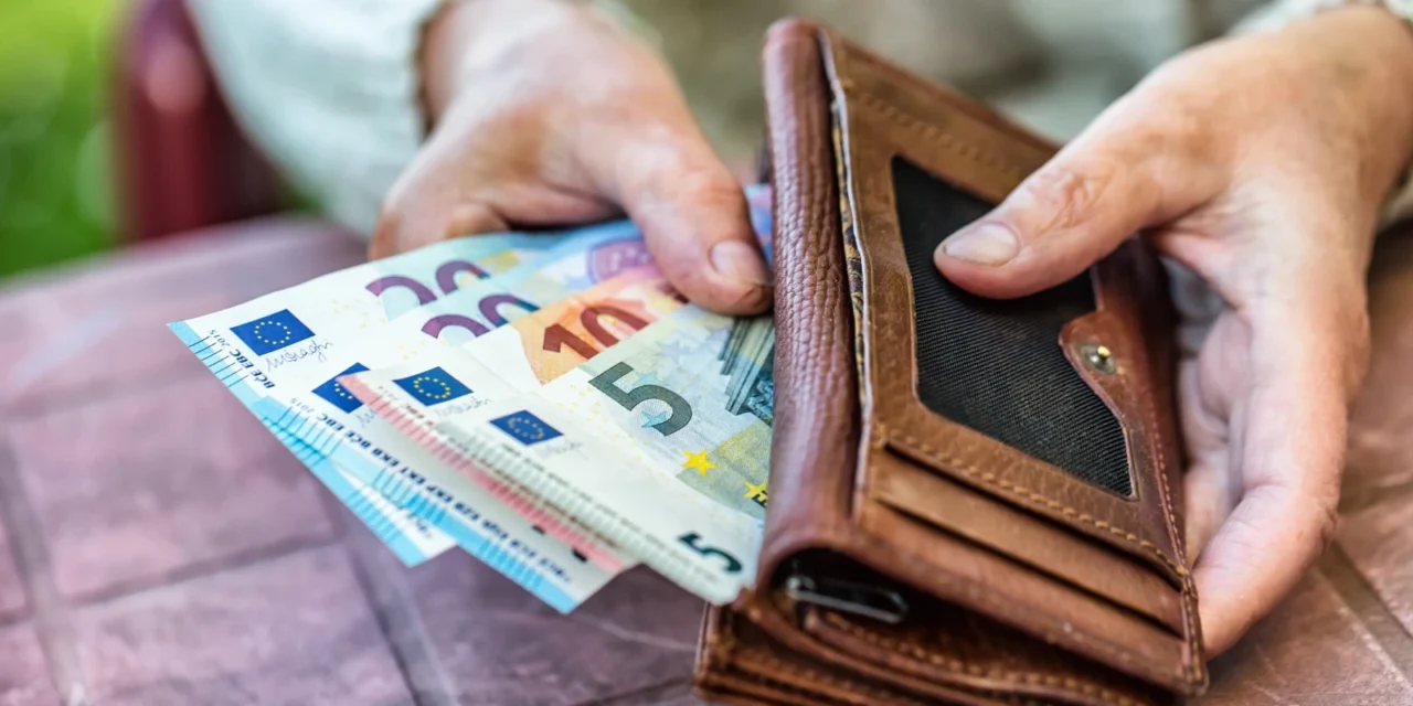 Slovenská ekonomika spomaľuje. Čo to reálne znamená pre vašu peňaženku?
