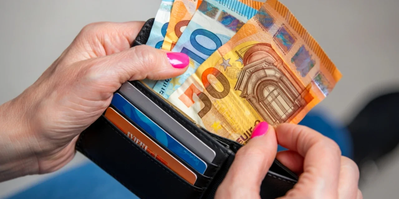 Sociálna poisťovňa zvyšuje dávky: Niektorí Slováci dostanú od júla takmer o 100 eur viac
