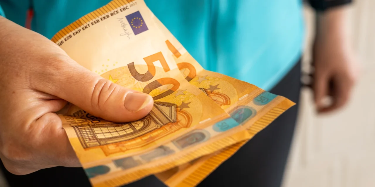 Dôchodok 1 000 eur mesačne nie je utópia: Takúto sumu si musíte odkladať už dnes