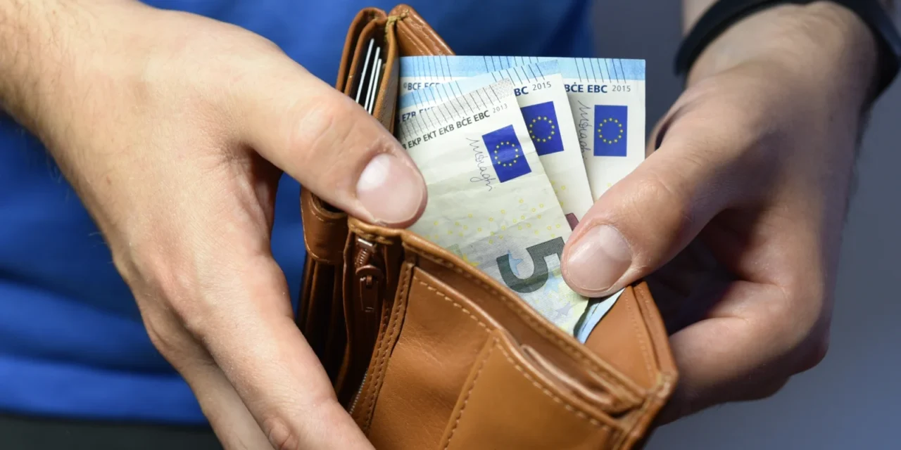 Slováci držia úspory tam, kde ich zožiera inflácia. Existuje aj iná cesta