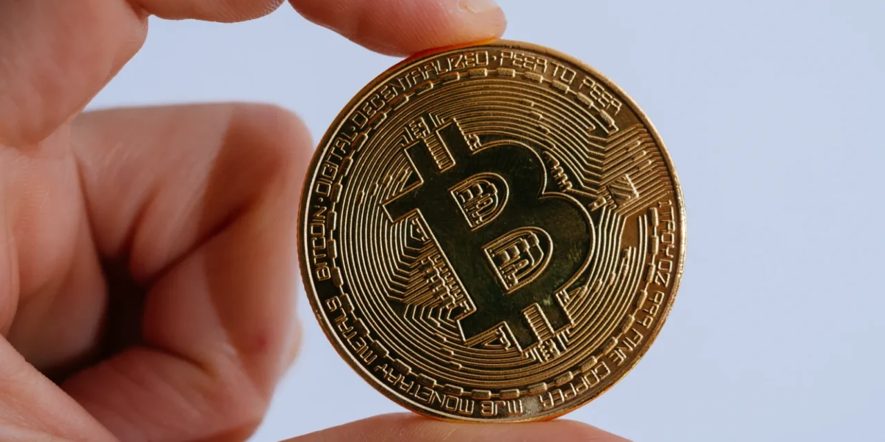 Bitcoin stráca podporu: Môže cena padnúť až na 40 000 dolárov?