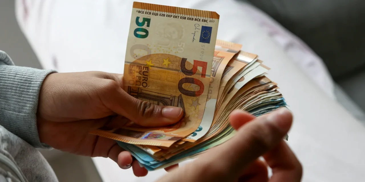 Môj experiment: Ako som za 12 mesiacov vytvoril rezervu 5 000 € s platom 1 200 €