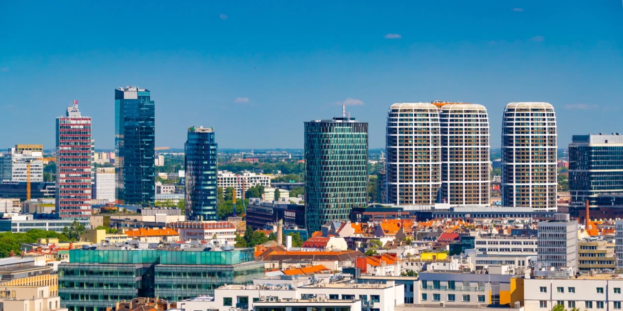 Slovensko sa rozdelilo na dva realitné svety. V jednom ceny nehnuteľností už klesajú