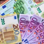 Slováci majú 83 % dôchodkových úspor v akciách. Tento rok im to zarobilo už miliardy eur