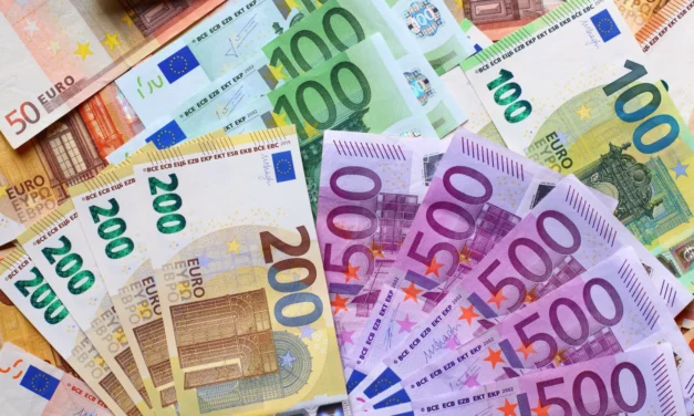 Slováci majú 83 % dôchodkových úspor v akciách. Tento rok im to zarobilo už miliardy eur