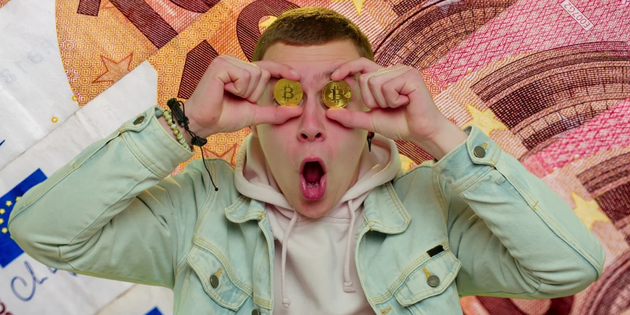 Generácia Z investuje vo veľkom. VÚB banka mladých varuje pred kryptomenami