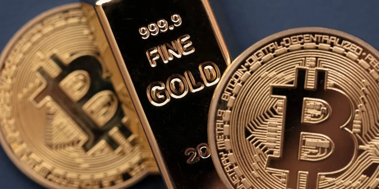 Bitcoin verzus zlato: Koľko by vám priniesla investícia 1 000 € pred rokom?