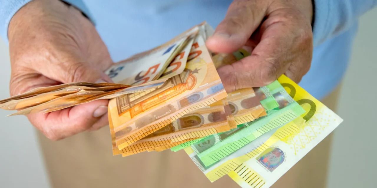 Chcete mať na dôchodok 100 000 eur? Toľkoto mesačne musíte investovať