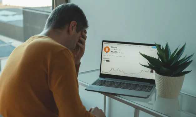 Predal som Bitcoin v roku 2021 a prišiel o 10 000 €: 3 chyby, ktoré už nikdy nezopakujem