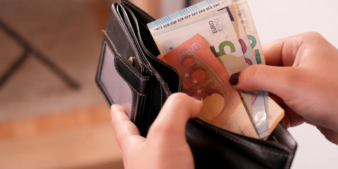 Ekonomika rastie o 0,8 %. Platia to domácnosti zo svojich úspor