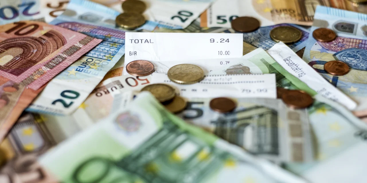 Z 10 000 eur je dnes 15 099. Slovenskí investori aj tak prehrávajú s infláciou