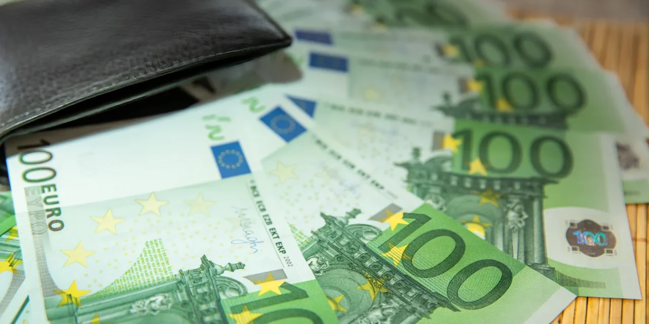 Ako by sa zhodnotilo 10 000 eur po 10 rokoch? (zlato, akcie, technológie)