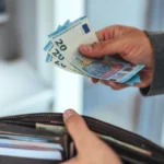 Vyberiete peniaze a prídete o úrok: 5 vecí, ktoré banky v reklamách nespomenú