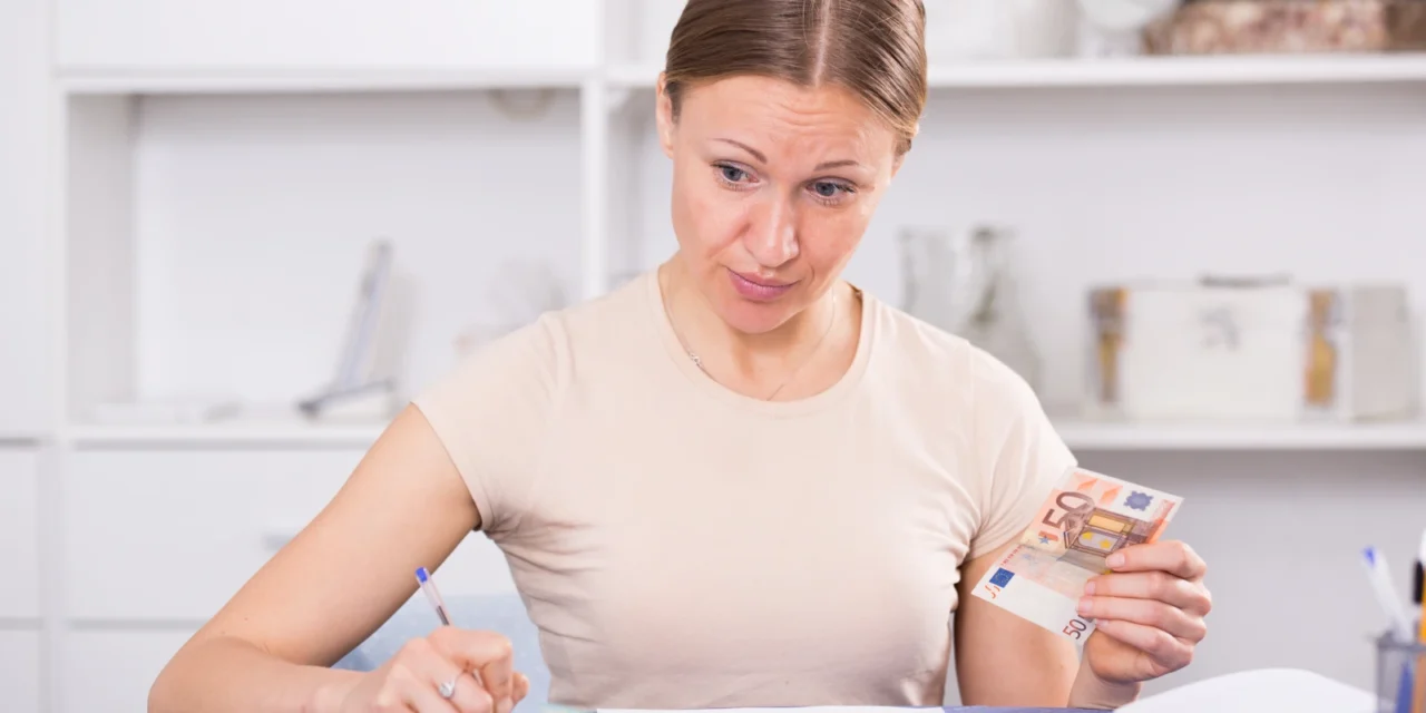 Ženy zarábajú o 15,7 % menej ako muži. Zlom prichádza po 35-ke