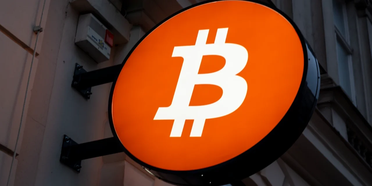 Bitcoin mizne z búrz: Binance hlási vyše presuny v hodnote 3,3 miliardy