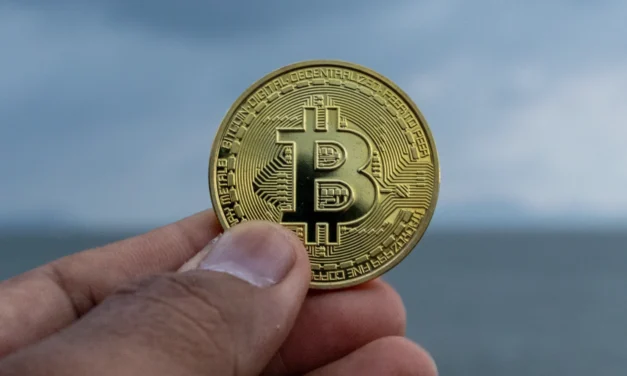 Ticho pred búrkou? Bitcoin opakuje historický scenár z roku 2023