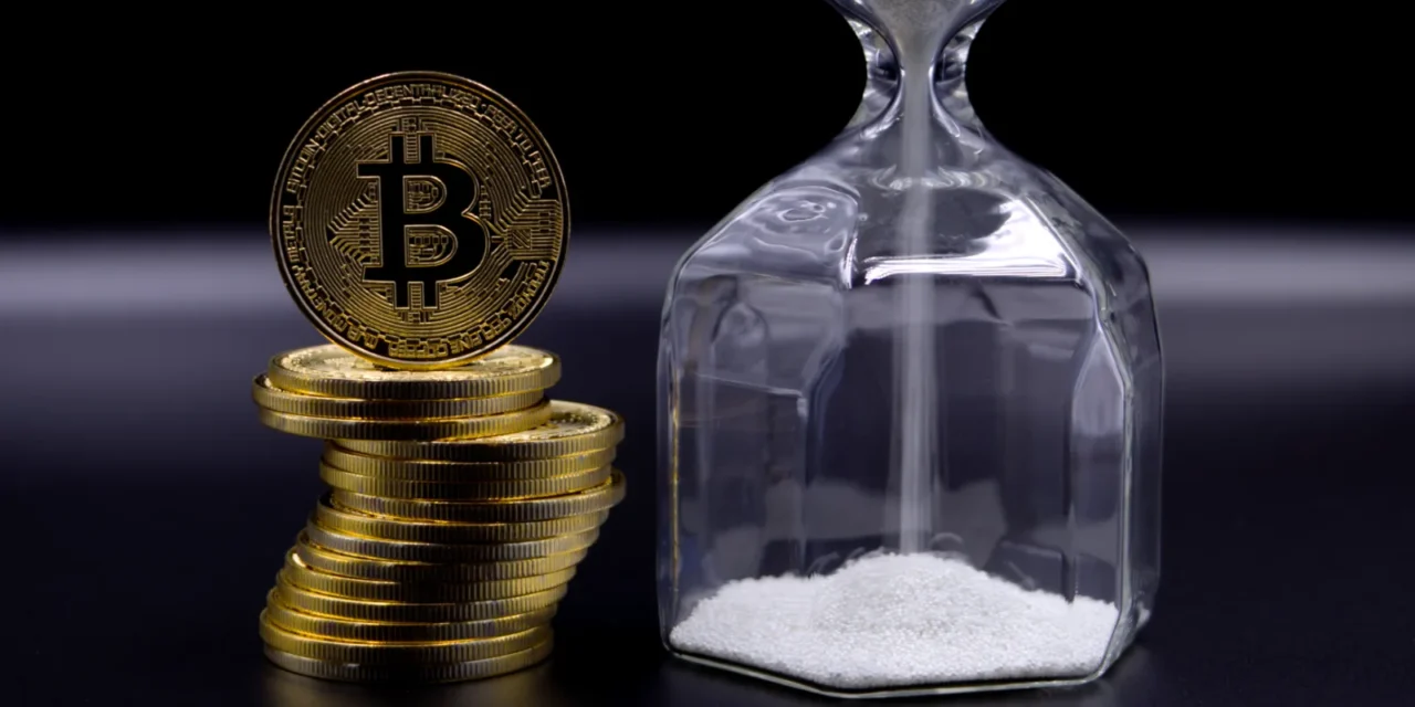 Bitcoin opakuje scenár: Čoskoro príde pohyb, na ktorý všetci čakajú