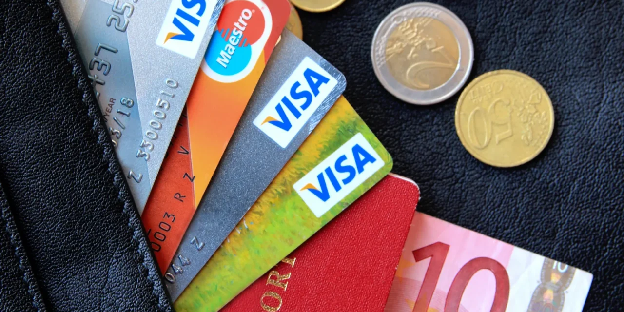 Platíte kartou? Týmto spôsobom získate späť až 10 % z každého vášho nákupu