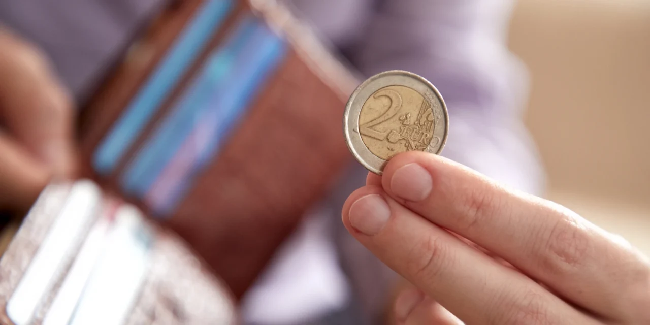 NBS schválila 2 nové mince. Dvojeurovka sa môže objaviť vo vašej peňaženke už v januári