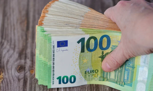 Suma 10 000 € na bežnom účte do roku 2035: Čo si za ňu kúpime?