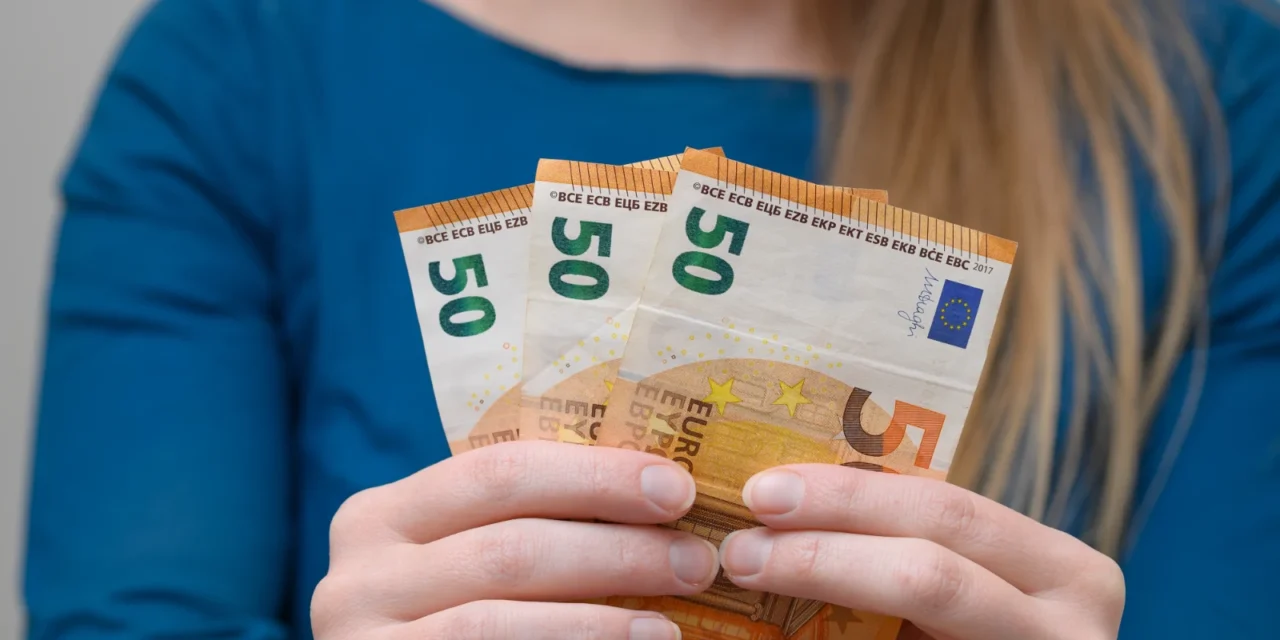 Pár si dával 150 eur mesačne na dovolenku. Keby to dal do ETF, má dnes 20 000 eur a dovolenku zadarmo